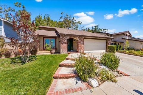 Photo of 21929 Marjoram Court, Saugus, CA 91350 (MLS # SR26108318)