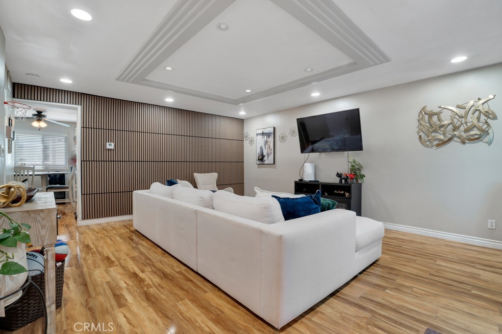 19540 Sherman Way 604