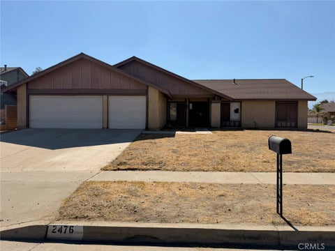 Photo of 2476 N Teakwood AVE, Rialto, CA 92377 (MLS # IV26188984)