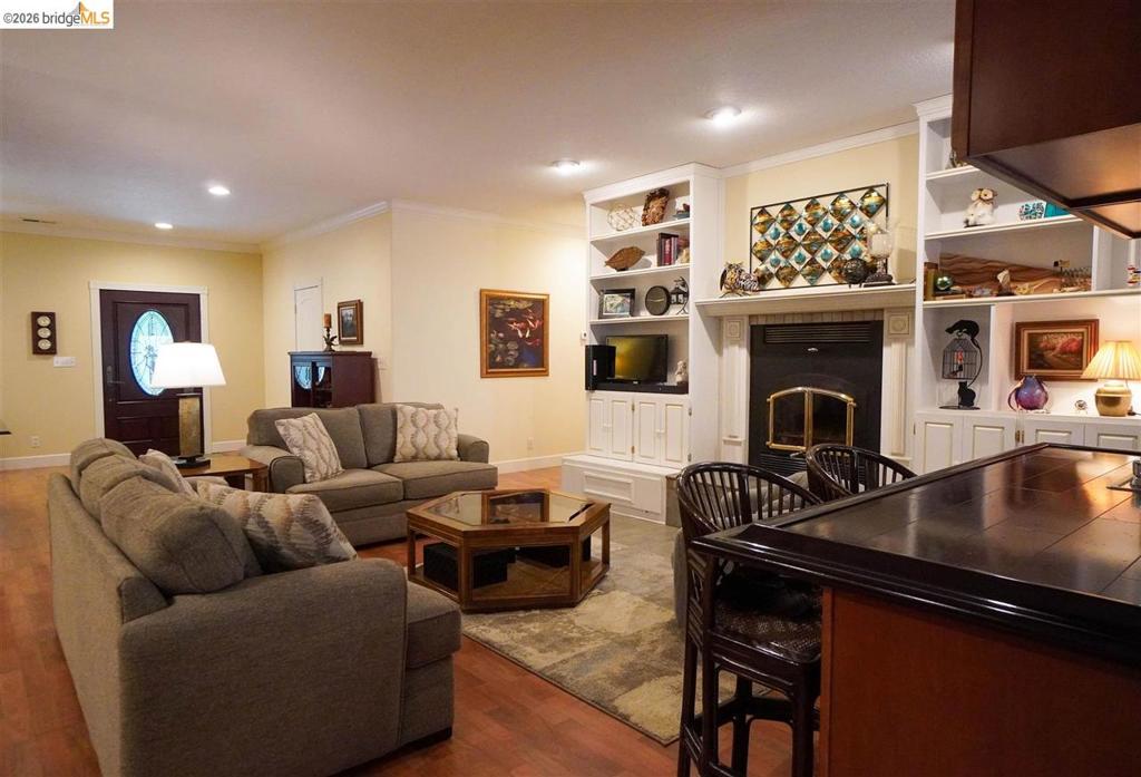 17400 Mount Elizabeth