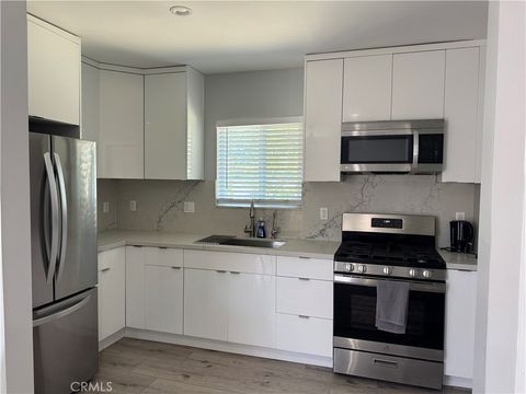 Photo of 11406 Collett Ave, Granada Hills, CA 91344 (MLS # BB26092870)