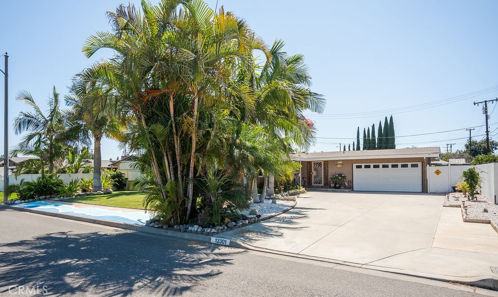 12301 Moana Way E