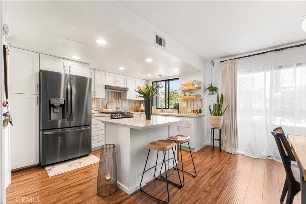 620 W Hyde Park