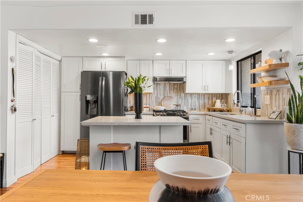 620 W Hyde Park