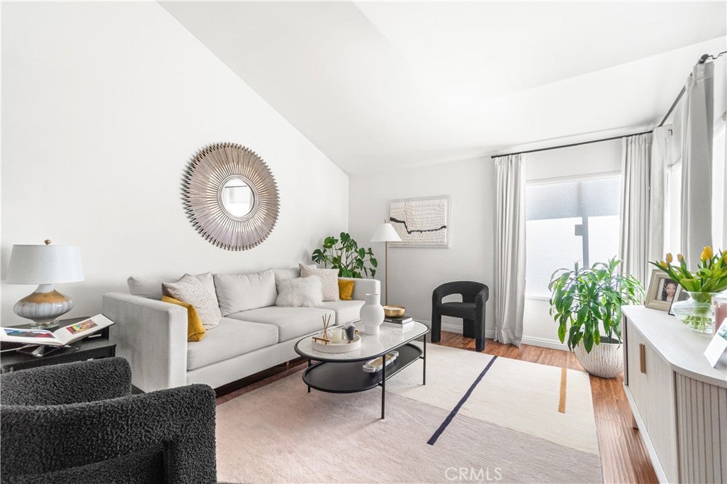620 W Hyde Park BLVD