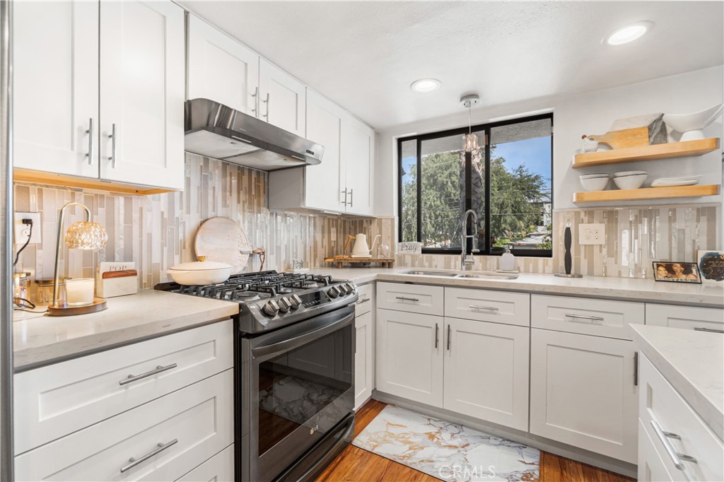 620 W Hyde Park