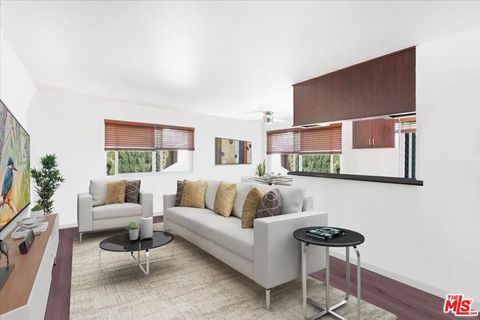 Photo of 968 Larrabee Street #210, West Hollywood, CA 90069 (MLS # 26658677)
