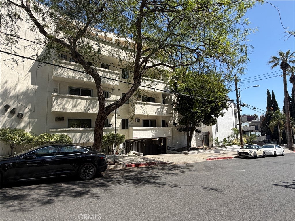 960 Larrabee