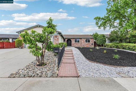 Photo of 3162 Westbourne Dr Dr, Antioch, CA 94509 (MLS # 41129360)