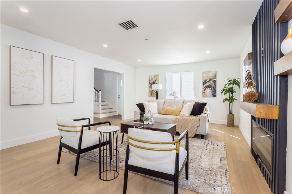 16235 Plummer