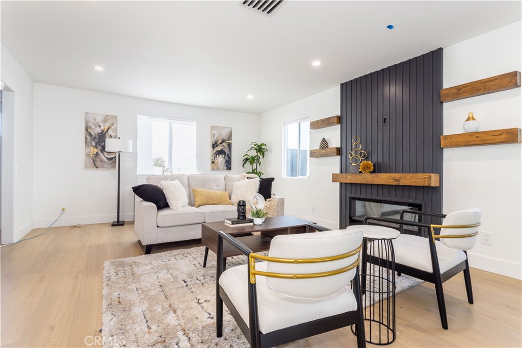 16235 Plummer