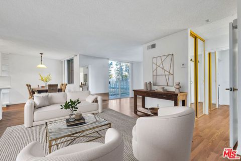 Photo of 100 S Doheny Drive #209, Los Angeles, CA 90048 (MLS # 26662849)