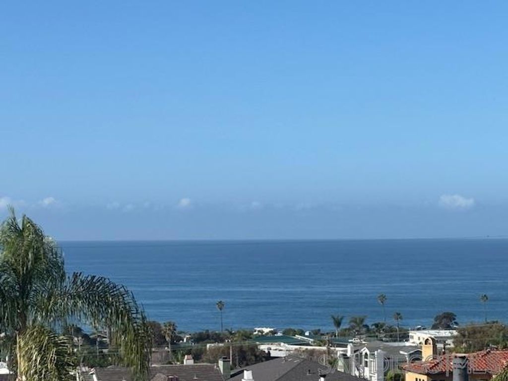 Photo of 2044 Edinburg Avenue Ave, Cardiff By The Sea, CA 92007 (MLS # 260003665SD)