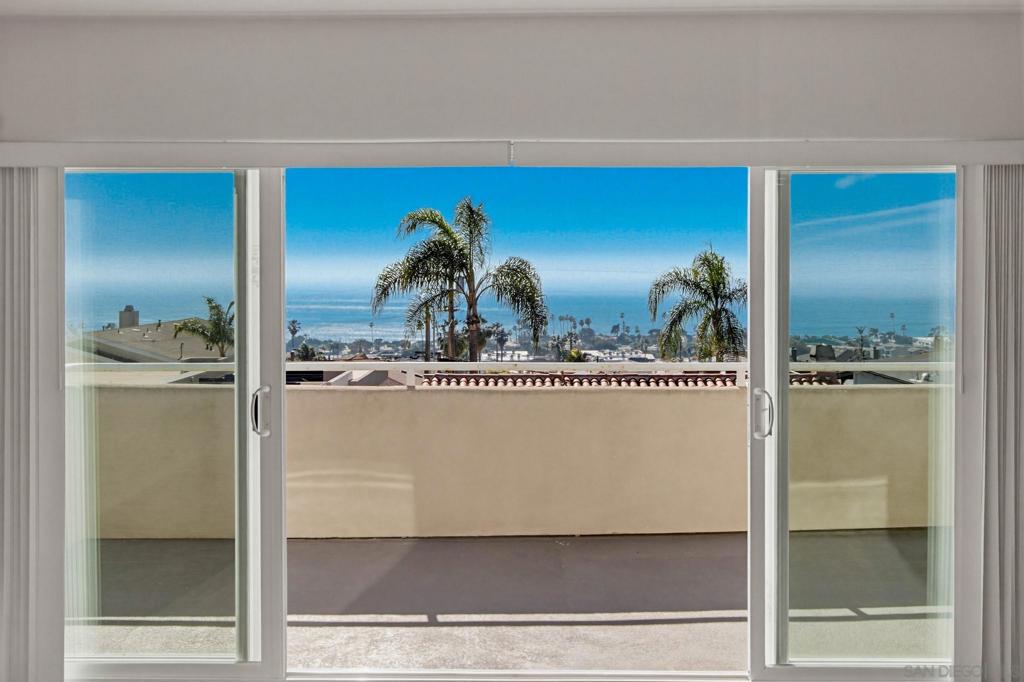 2044 Edinburg Avenue