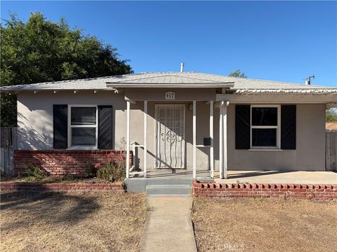 Photo of 917 W 9th St, Corona, CA 92882 (MLS # OC26075516)