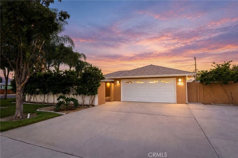Photo of 402 S Harvard Street, Hemet, CA 92543 (MLS # SW26173307)