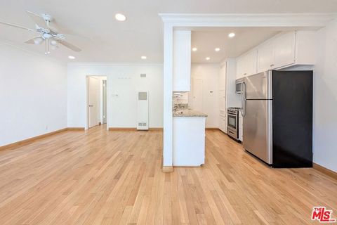 Photo of 1037 Euclid Street #D, Santa Monica, CA 90403 (MLS # 26816123)