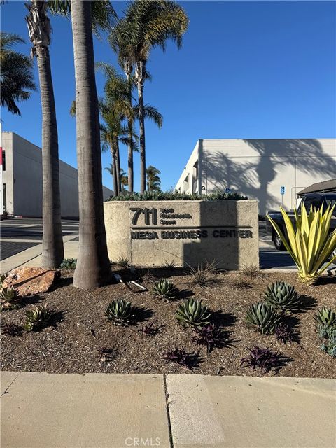 711 W 17th Street F-12 Costa Mesa CA 92627
