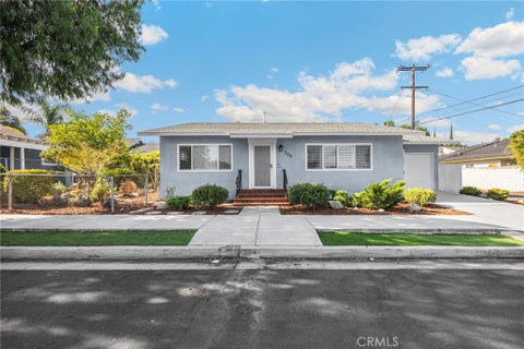 Photo of 308 W 10th Street, Corona, CA 92882 (MLS # PW26188217)