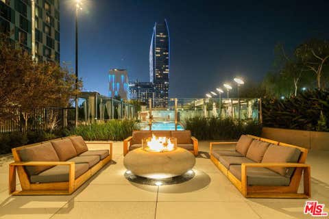 Photo of 889 Francisco Street #3801, Los Angeles, CA 90017 (MLS # 25557445)