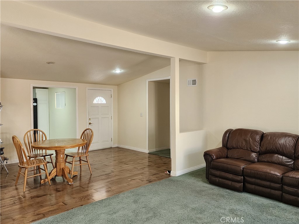 330 W Channing