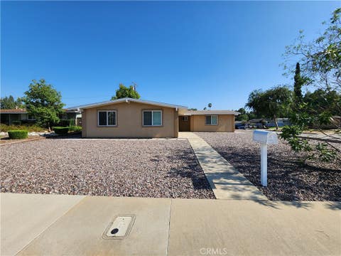 Photo of 330 W Channing ST, Azusa, CA 91702 (MLS # CV26121367)