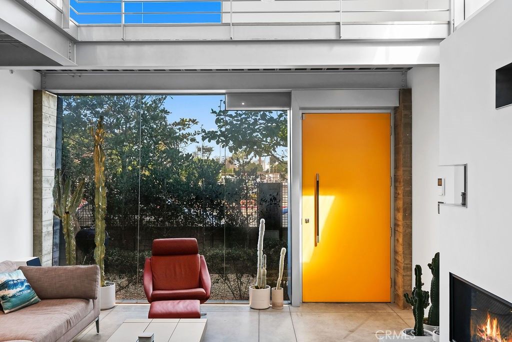 Photo of 304 Grand Boulevard, Venice, CA 90291 (MLS # OC25216467)