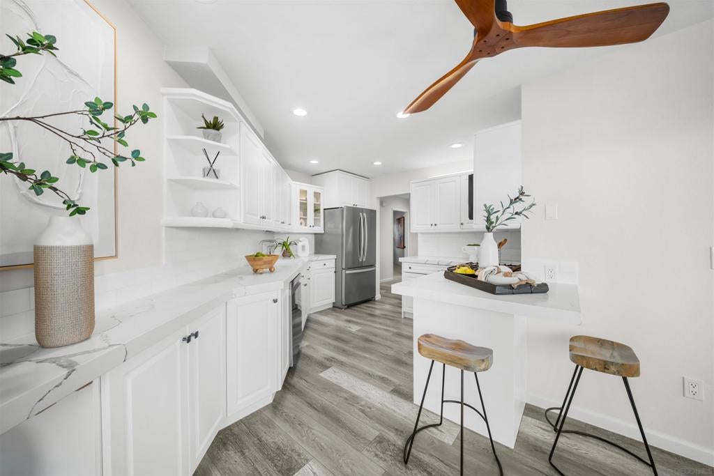 3955 Honeycutt St 202