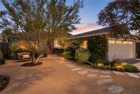Photo of 13828 Kittridge ST, Van Nuys, CA 91405 (MLS # SR26089188)