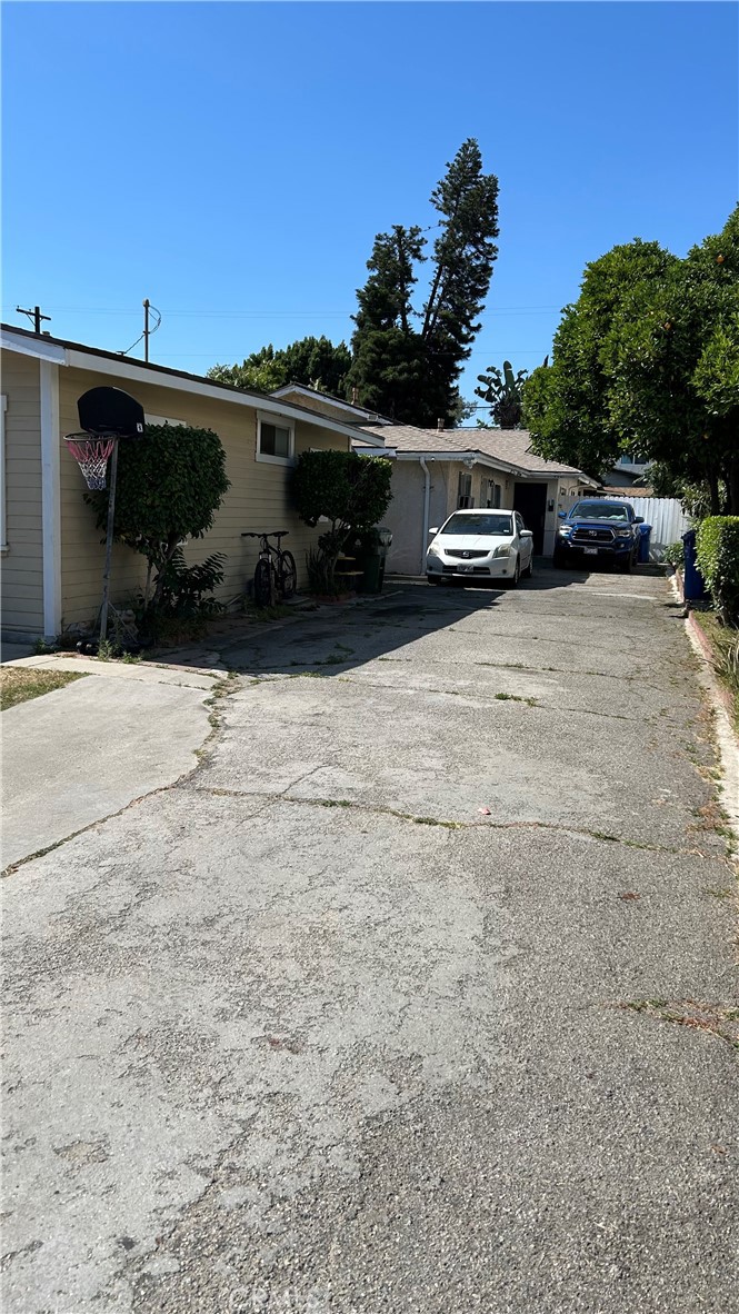 4057 Baywood