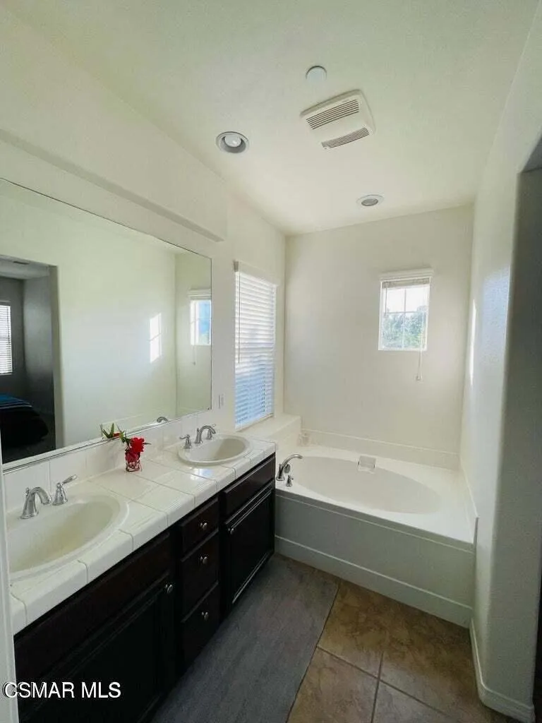 Oxnard, California 93036, United States, 3 Bedrooms Bedrooms, ,3 BathroomsBathrooms,Residential,Active,189847