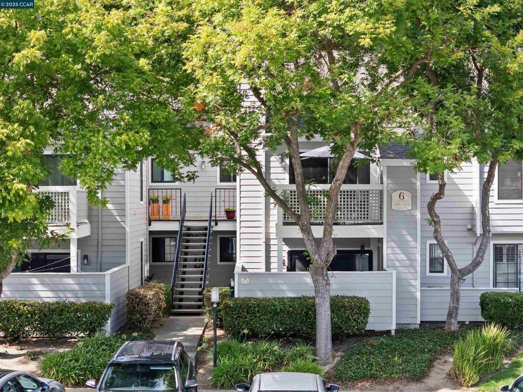 CRESTVIEW - Residential