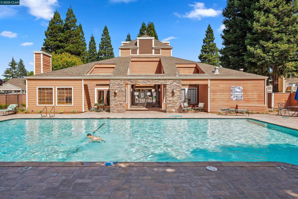 CRESTVIEW - Residential