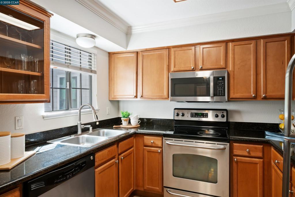 CRESTVIEW - Residential