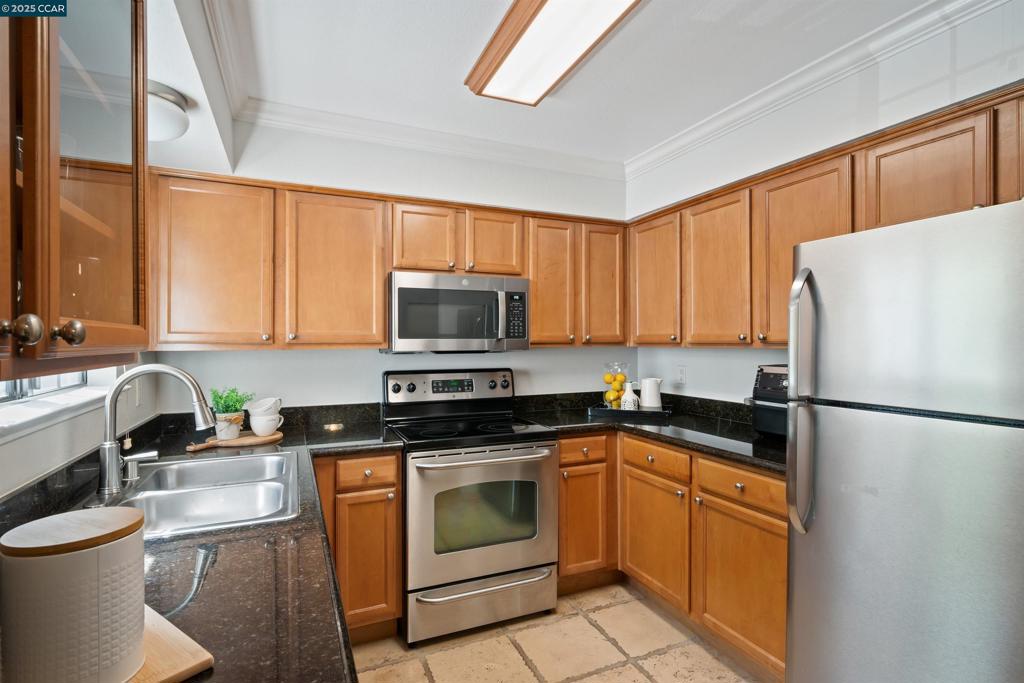 CRESTVIEW - Residential