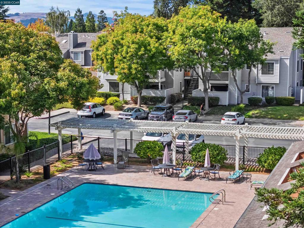 CRESTVIEW - Residential