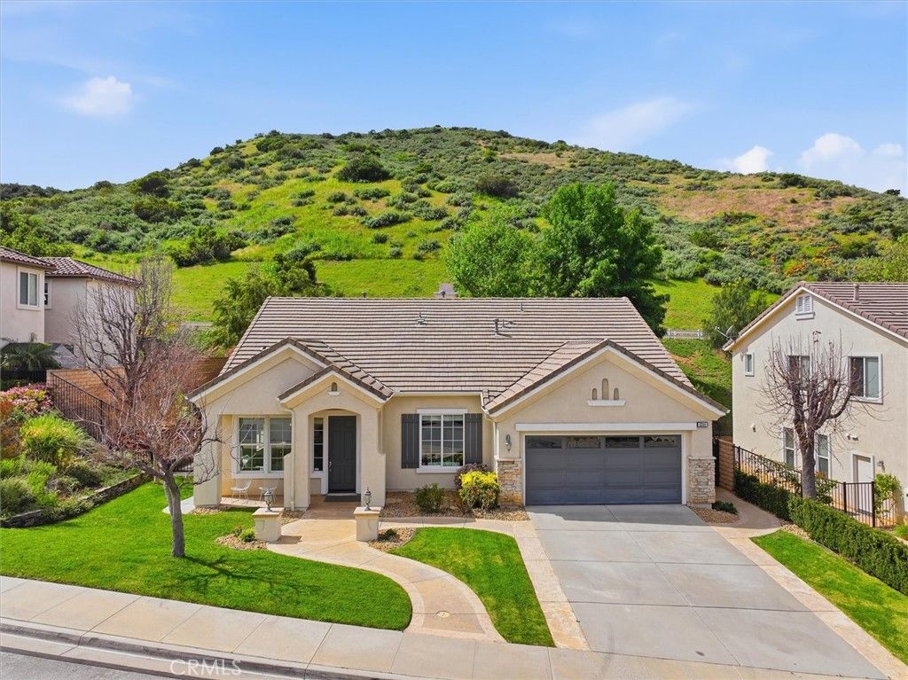 Photo of 5244 Huckleberry Oak St, Simi Valley, CA 93063 (MLS # SB26056303)