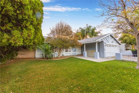 Photo of 28108 Oaklar Drive, Saugus, CA 91350 (MLS # SR26227793)