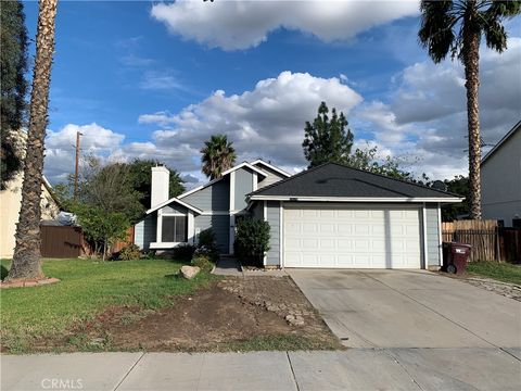 Photo of 15776 Bluechip Cir, Moreno Valley, CA 92551 (MLS # TR25259931)