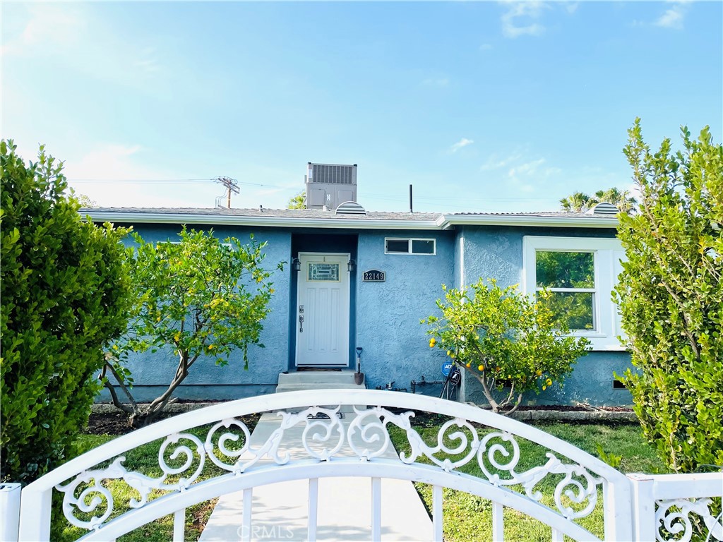 Come see this beautiful remodeled modern home. This gorgeous home is conveniently located near restaurants, shopping and grocery stores! Each of the three bedrooms has an ensuite bathroom, The master Bath features a Jacuzzi bathtub! The updated kitchen is beautiful and features a wine fridge in addition to a stove with a hood, oven, microwave, refrigerator and built in under cabinet lighting. The yard is beautiful and features lemon, lime, and lemon verbena trees as well as a fire pit and chair set perfect for entertaining.