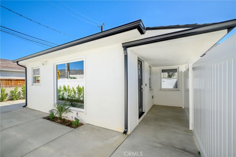 Photo of 1344 N Parish Place, Burbank, CA 91506 (MLS # GD26225750)