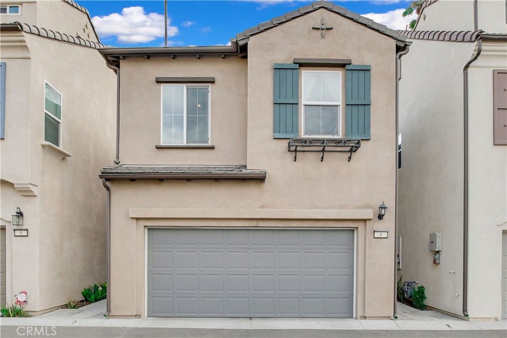 Welcome to this stunning newer FULLY DETACHED condo located in a GATED COMMUNITY, where contemporary elegance meets comfort. As you step inside, the open floor plan greets you with an abundance of natural light, creating a warm and inviting atmosphere. The heart of the home, the kitchen, is a chef's dream with a spacious island and a convenient walk-in pantry, perfect for culinary creations and organized storage. The entire home exudes sophistication with high ceilings and upgraded vinyl wood plank flooring, adding a touch of modern luxury. The main level features a thoughtfully designed half bath and direct access from the two-car garage, ensuring convenience and functionality for daily living. Venture upstairs to discover a haven of tranquility where all bedrooms are tucked away and the laundry room is conveniently located. The large primary bedroom has an amazing layout, complete with a walk-in closet to accommodate your wardrobe needs and an en suite bathroom. Nestled in a gated community, this condo provides a sense of security and offers access to resort-style amenities including a clubhouse, fireplace, pool, and spa. This home is equipped with solar panels (included in rent) so enjoy low electricity bills. This community is minutes away from the Tyler Galleria Mall, fine dining, shopping, entertainment, colleges, gyms, and best of all, freeway access. This is not just a residence; it's a lifestyle upgrade. Embrace the perfect blend of modern living, comfort, convenience, and community in this gorgeous home.