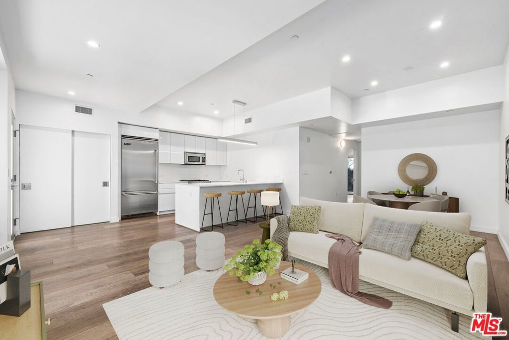 Photo of 1433 14th Street #1, Santa Monica, CA 90404 (MLS # 25593471)
