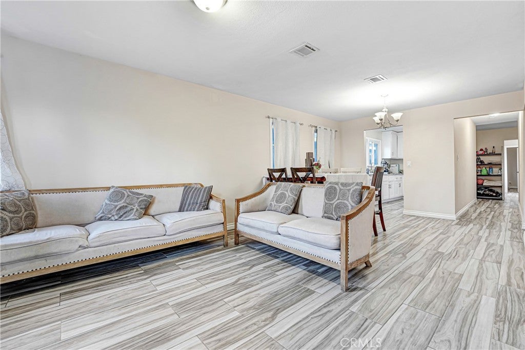 1782 w 36th pl