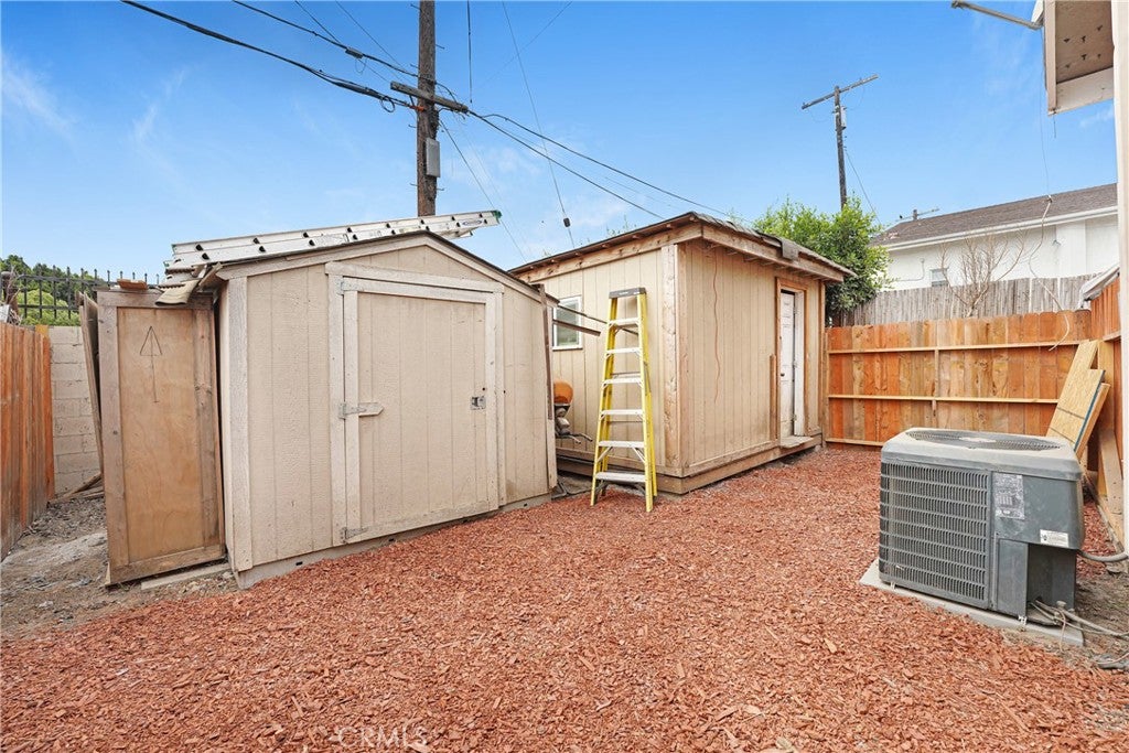 1782 w 36th pl