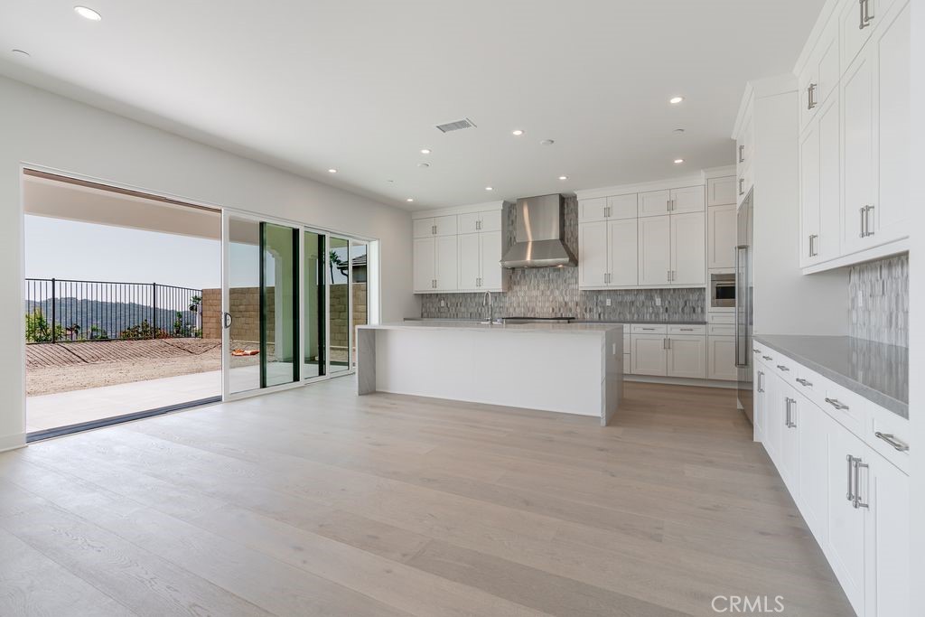 Properties 3 752 Via Arezzo Place