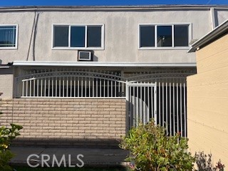 Affordable condominium, open floorplan featuring 2 bedrooms and full bath up and 1/2 bathroom on first floor. All electric unit, water, trash paid by the HOA . Nice kitchen, small patio off living room. It is conveniently located near shopping centers. Freeway access, and parks, making it attractive for a new homeowner.