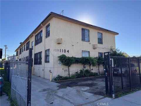 Photo of 1104 W 93rd St, Los Angeles, CA 90044 (MLS # DW25275737)