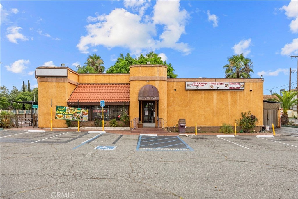 600 E Foothill Boulevard
