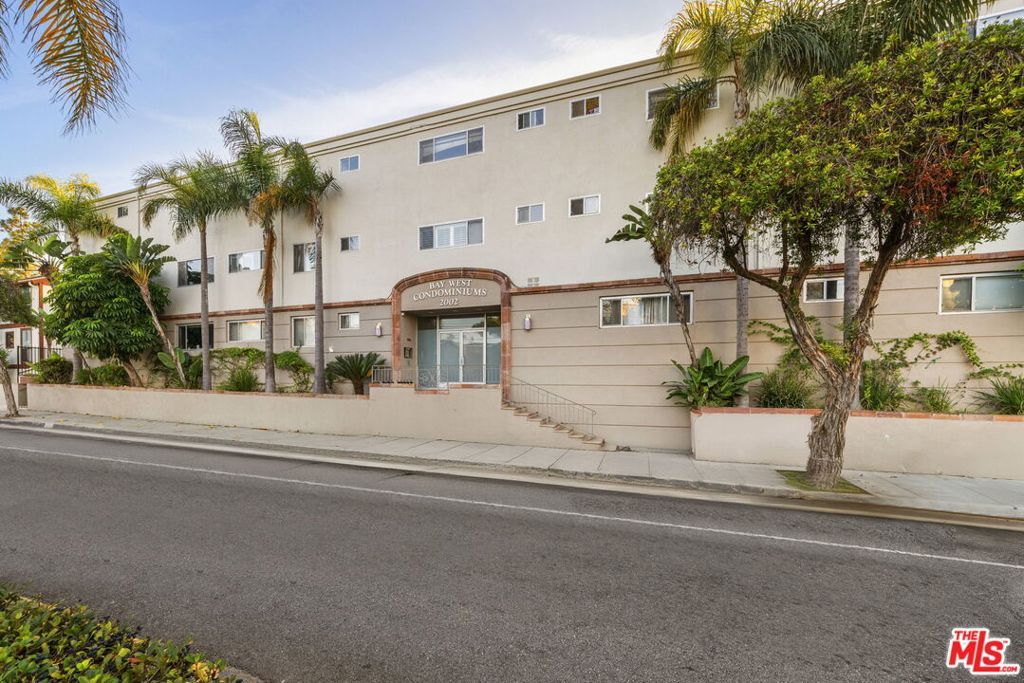 Photo of 2002 4th Street #211, Santa Monica, CA 90405 (MLS # 26633181)